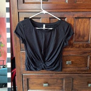 🌺Free People movement crop top